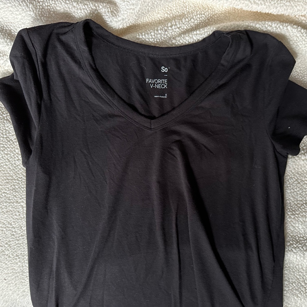 Kohls plain black V neck t shirt